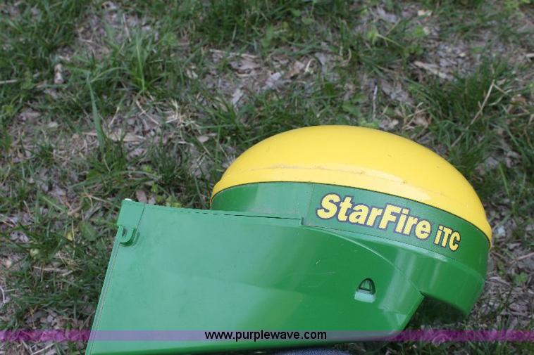image for item 6089 John Deere Starfire ITC SF1 guidance system