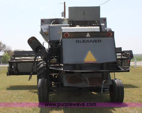 image for item 6108 1982 Allis Chalmers Gleaner L2 combine