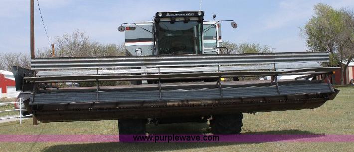 image for item 6108 1982 Allis Chalmers Gleaner L2 combine