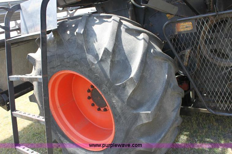 image for item 6108 1982 Allis Chalmers Gleaner L2 combine