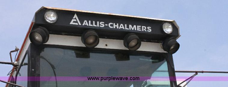 image for item 6108 1982 Allis Chalmers Gleaner L2 combine