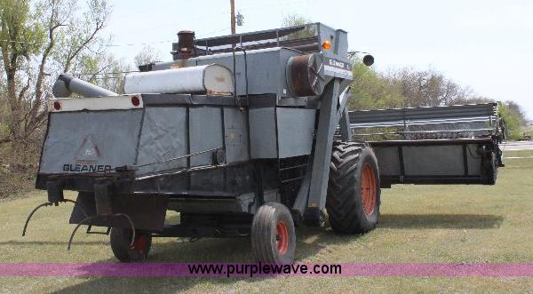 image for item 6109 1976 Allis Chalmers Gleaner L combine with header