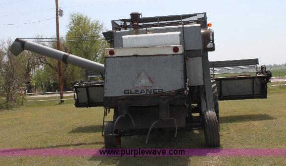 image for item 6109 1976 Allis Chalmers Gleaner L combine with header