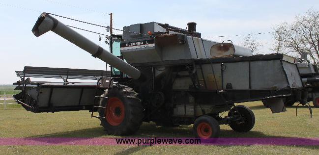 image for item 6109 1976 Allis Chalmers Gleaner L combine with header