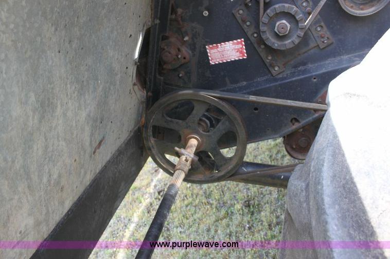 image for item 6109 1976 Allis Chalmers Gleaner L combine with header