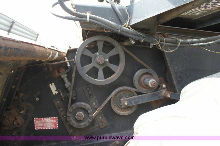 image for item 6109 1976 Allis Chalmers Gleaner L combine with header