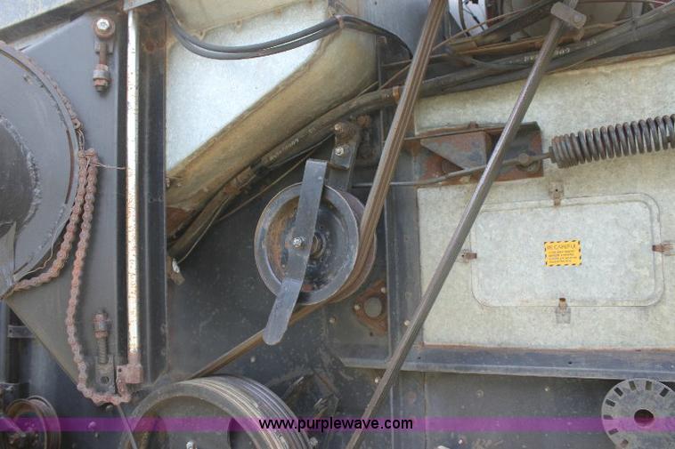 image for item 6109 1976 Allis Chalmers Gleaner L combine with header