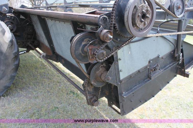 image for item 6109 1976 Allis Chalmers Gleaner L combine with header