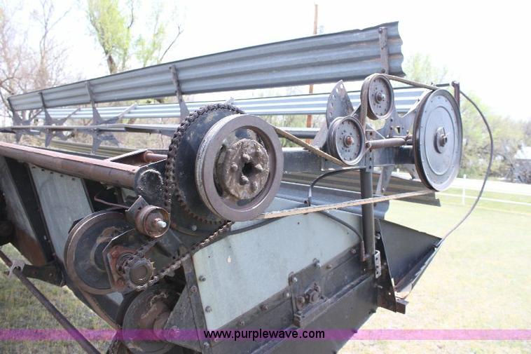 image for item 6109 1976 Allis Chalmers Gleaner L combine with header