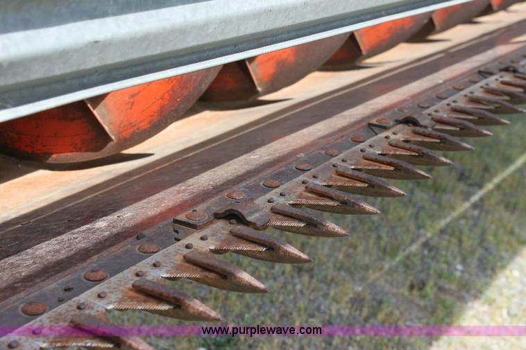 image for item 6109 1976 Allis Chalmers Gleaner L combine with header