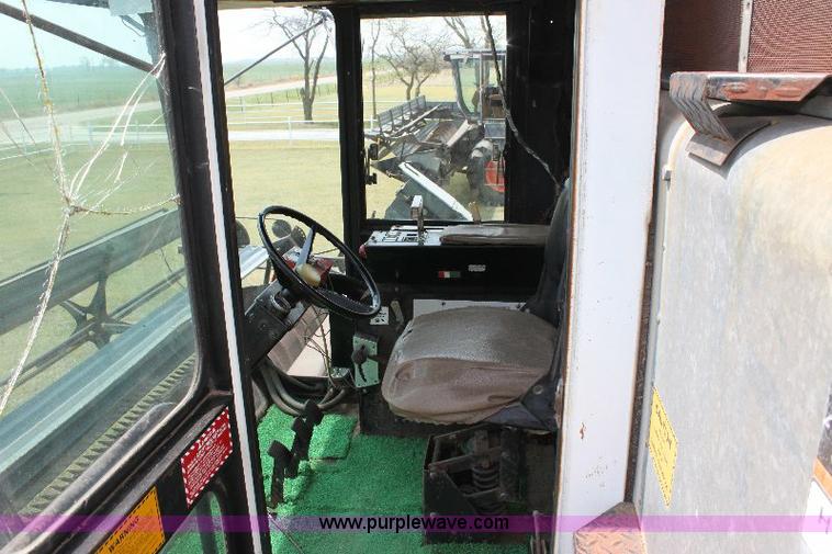 image for item 6109 1976 Allis Chalmers Gleaner L combine with header