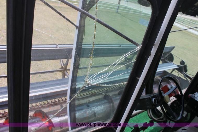 image for item 6109 1976 Allis Chalmers Gleaner L combine with header