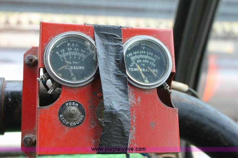 image for item 6109 1976 Allis Chalmers Gleaner L combine with header