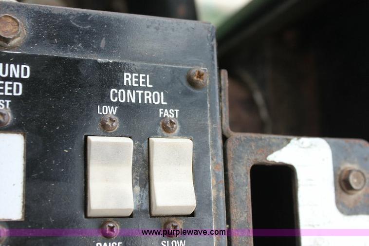 image for item 6109 1976 Allis Chalmers Gleaner L combine with header