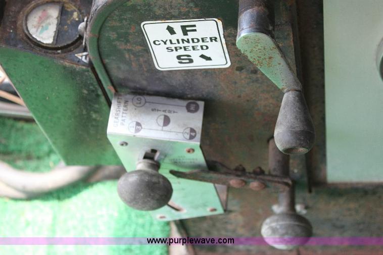 image for item 6109 1976 Allis Chalmers Gleaner L combine with header