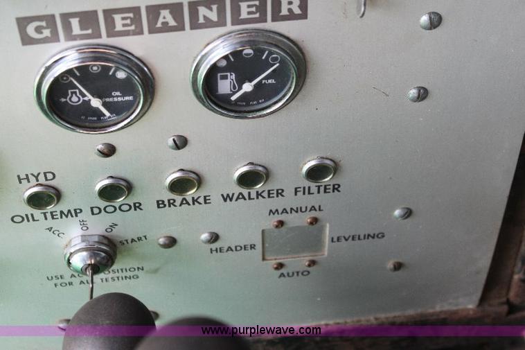 image for item 6109 1976 Allis Chalmers Gleaner L combine with header