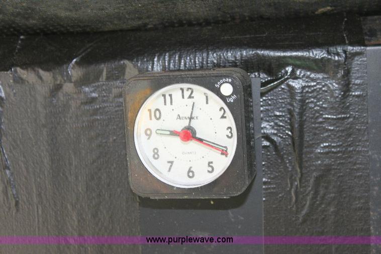 image for item 6109 1976 Allis Chalmers Gleaner L combine with header