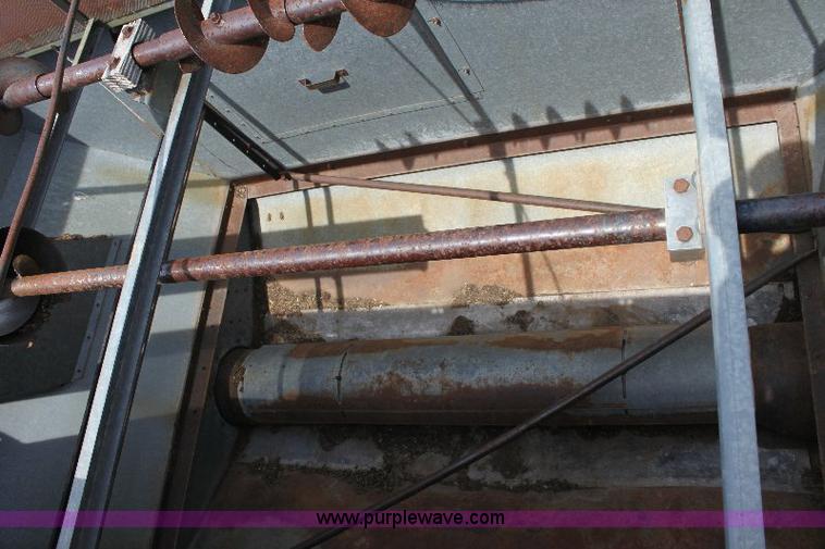 image for item 6109 1976 Allis Chalmers Gleaner L combine with header