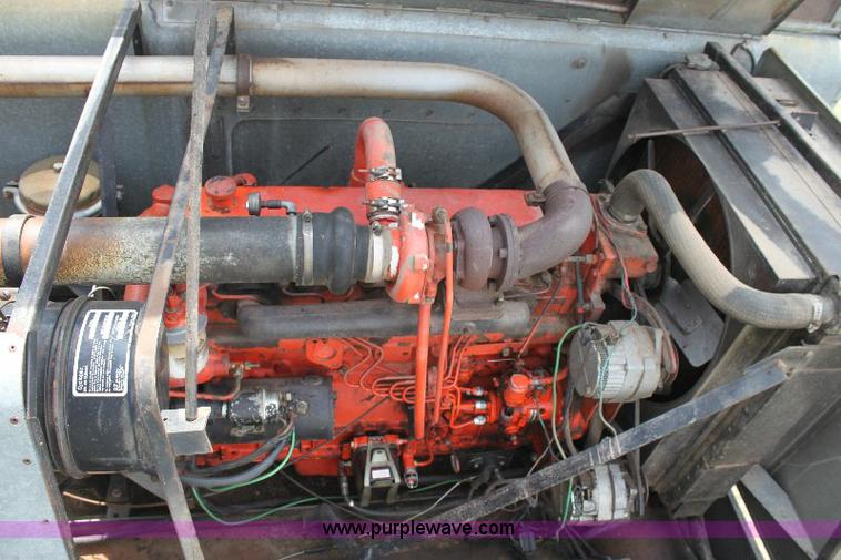 image for item 6109 1976 Allis Chalmers Gleaner L combine with header