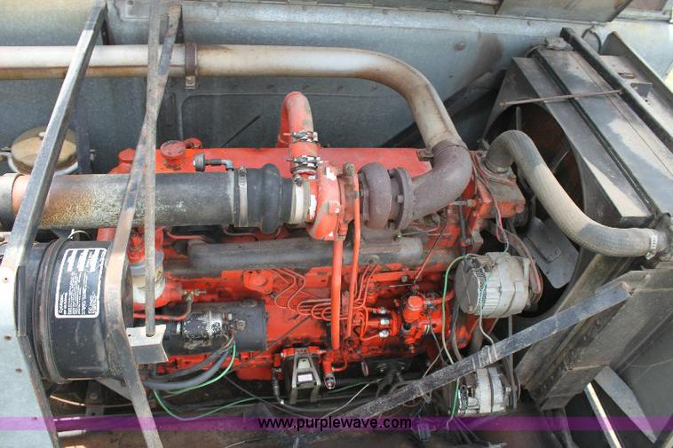 image for item 6109 1976 Allis Chalmers Gleaner L combine with header