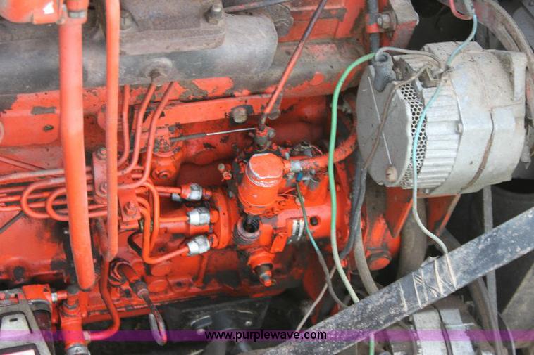 image for item 6109 1976 Allis Chalmers Gleaner L combine with header