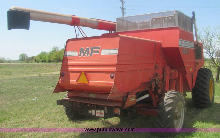 image for item 6920 Massey-Ferguson 860 combine
