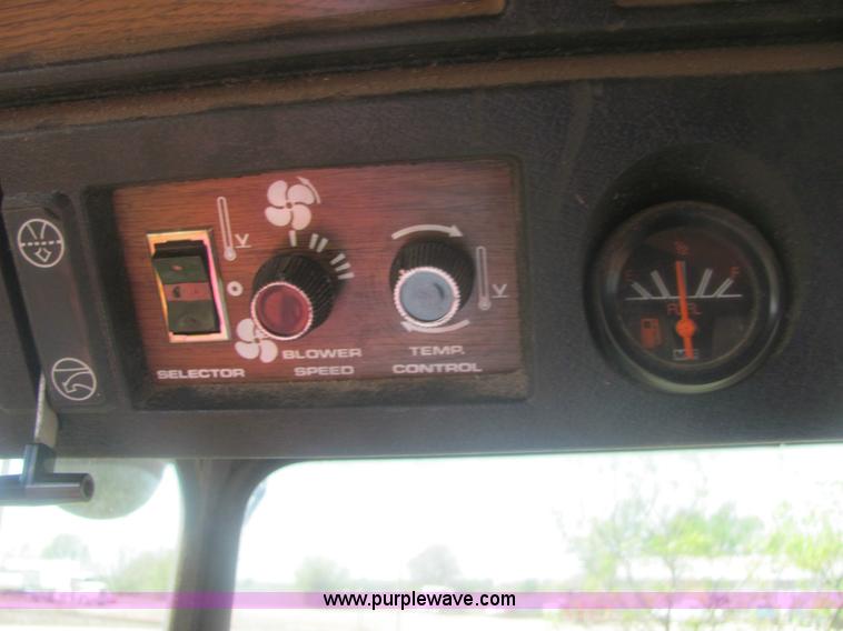 image for item 6920 Massey-Ferguson 860 combine