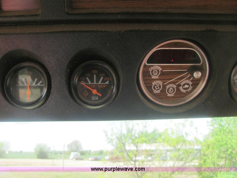 image for item 6920 Massey-Ferguson 860 combine