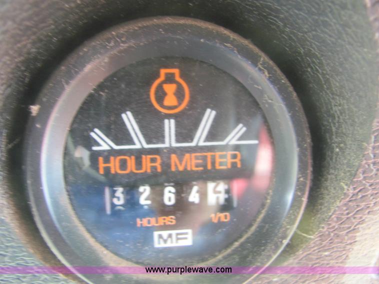 image for item 6920 Massey-Ferguson 860 combine