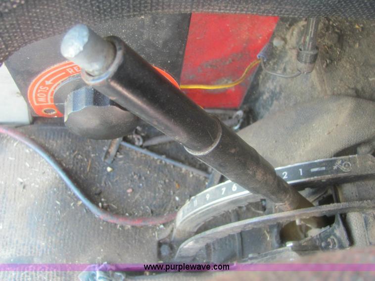 image for item 6920 Massey-Ferguson 860 combine