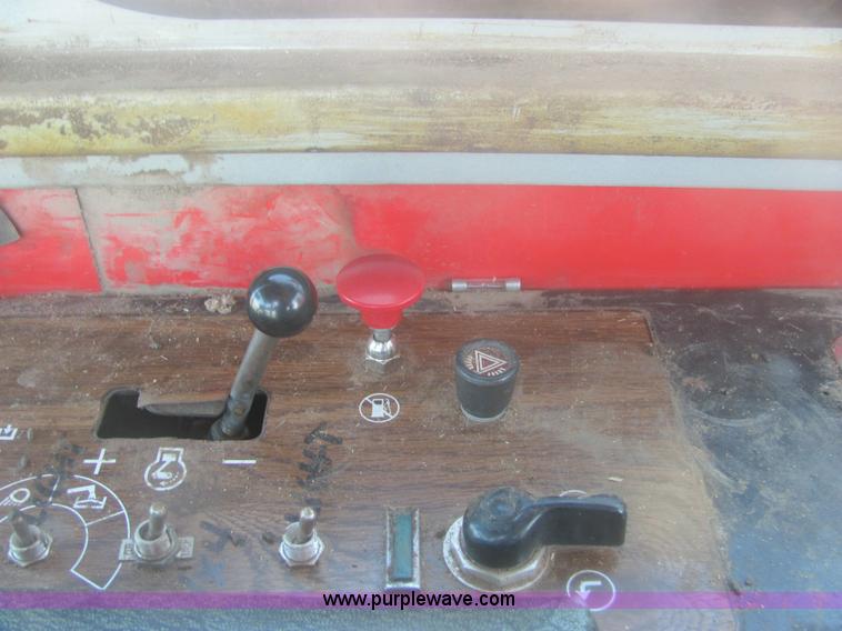 image for item 6920 Massey-Ferguson 860 combine