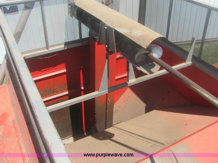 image for item 6920 Massey-Ferguson 860 combine