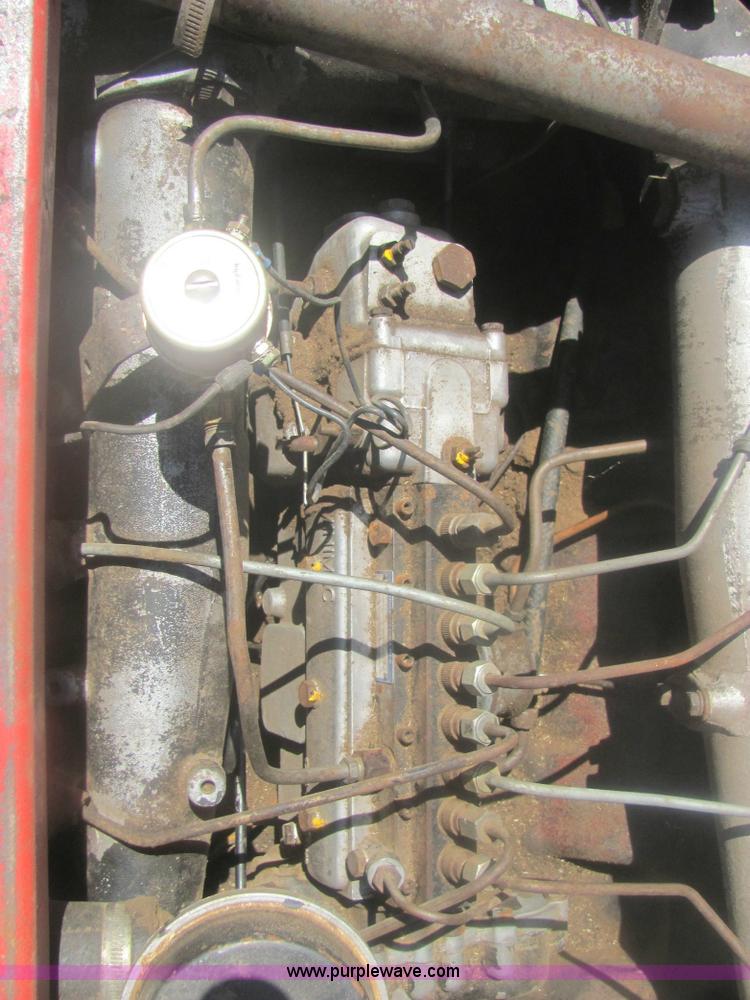 image for item 6920 Massey-Ferguson 860 combine