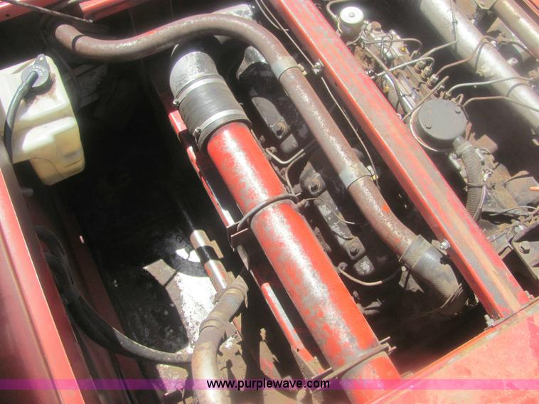 image for item 6920 Massey-Ferguson 860 combine