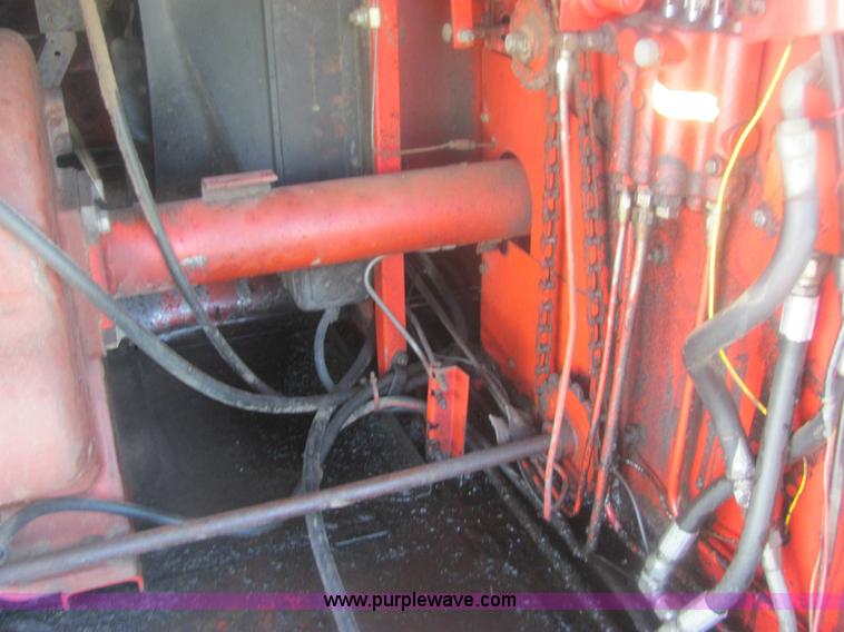 image for item 6920 Massey-Ferguson 860 combine