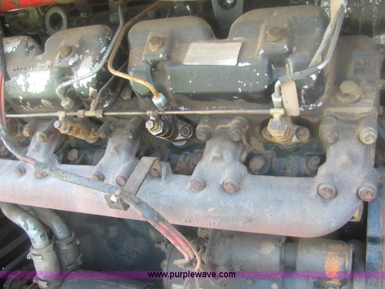 image for item 6920 Massey-Ferguson 860 combine