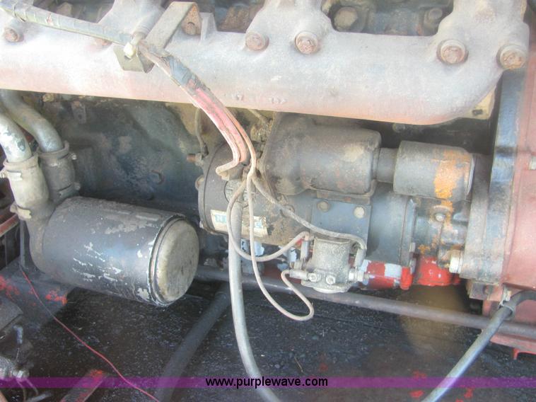 image for item 6920 Massey-Ferguson 860 combine