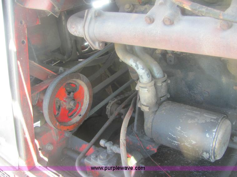 image for item 6920 Massey-Ferguson 860 combine