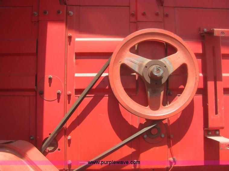 image for item 6920 Massey-Ferguson 860 combine