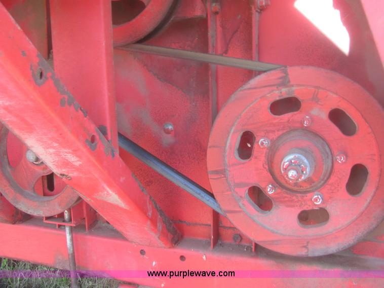 image for item 6920 Massey-Ferguson 860 combine