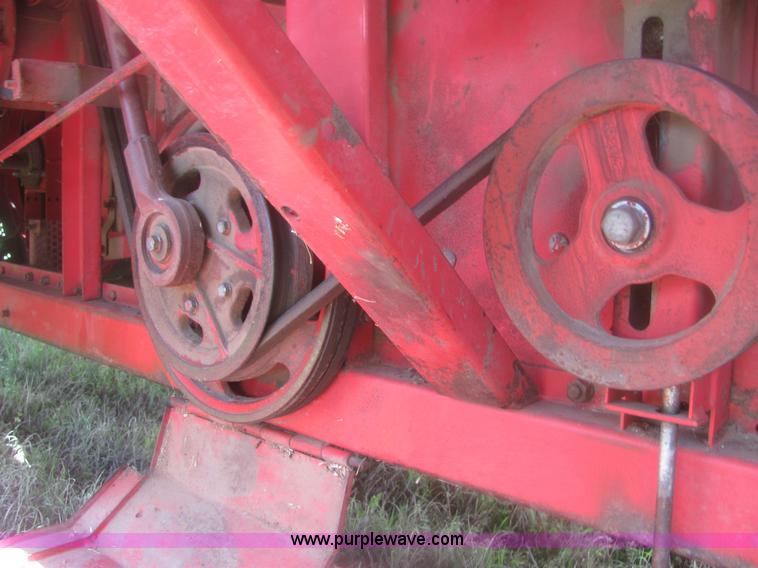 image for item 6920 Massey-Ferguson 860 combine