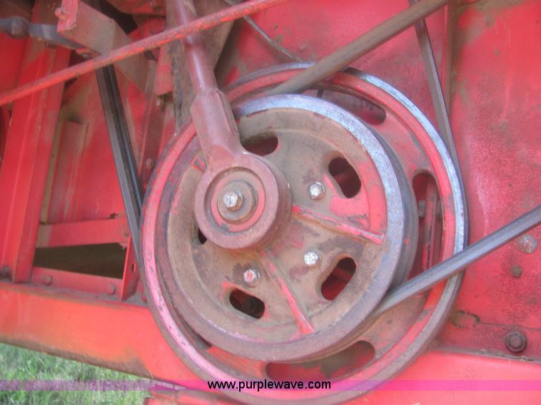 image for item 6920 Massey-Ferguson 860 combine