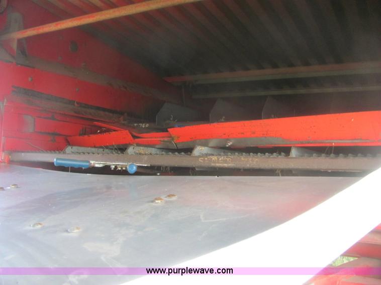 image for item 6920 Massey-Ferguson 860 combine