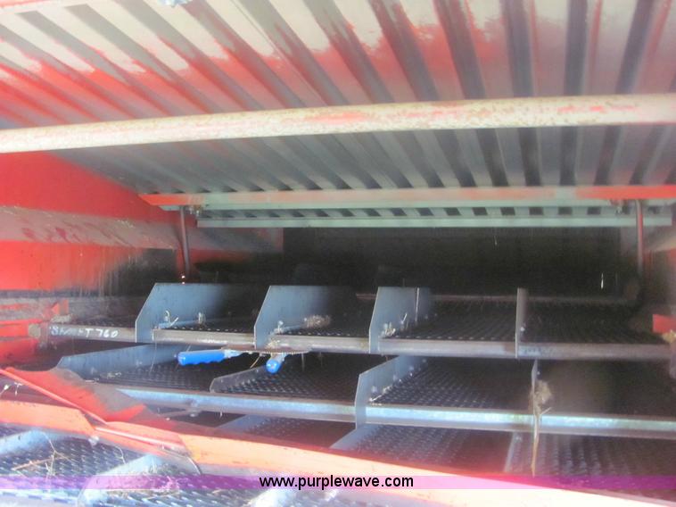 image for item 6920 Massey-Ferguson 860 combine