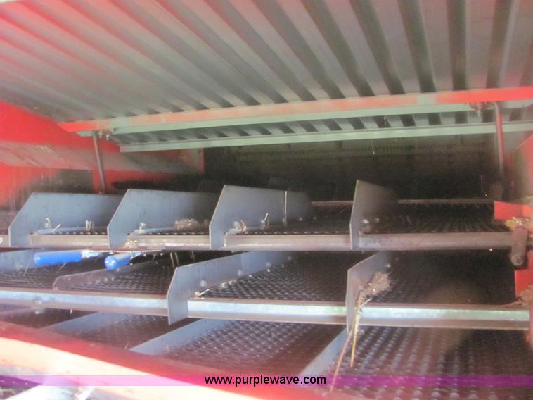 image for item 6920 Massey-Ferguson 860 combine