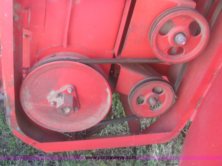 image for item 6920 Massey-Ferguson 860 combine