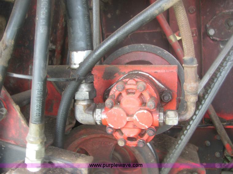 image for item 6920 Massey-Ferguson 860 combine