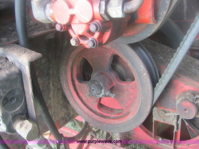 image for item 6920 Massey-Ferguson 860 combine