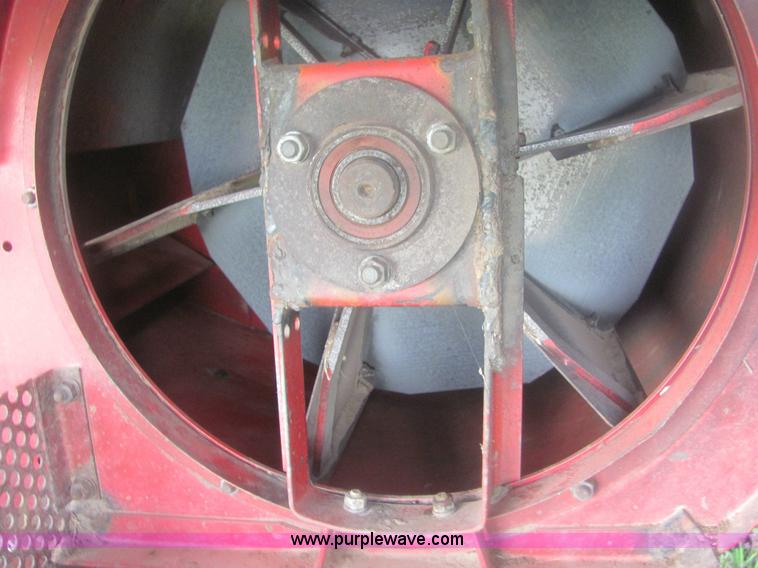 image for item 6920 Massey-Ferguson 860 combine