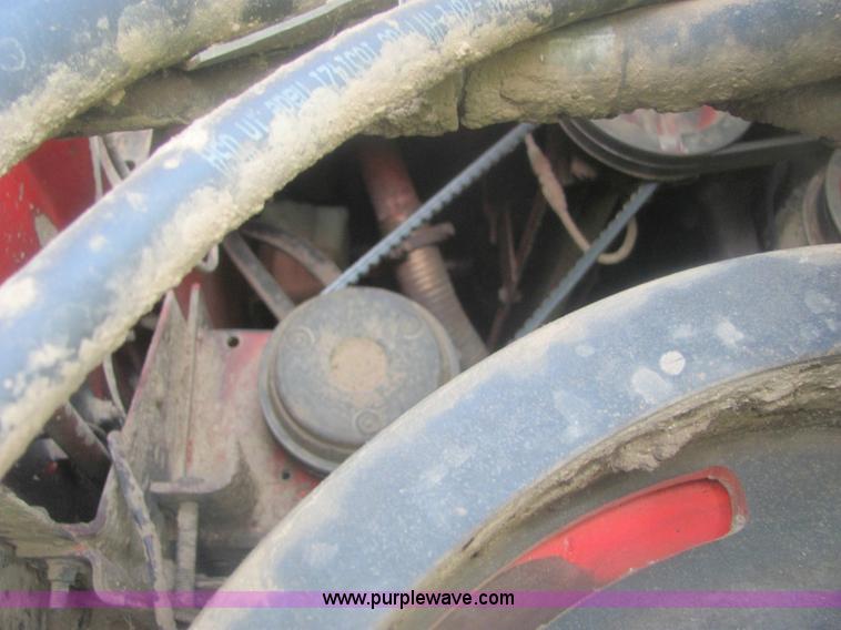 image for item 6920 Massey-Ferguson 860 combine